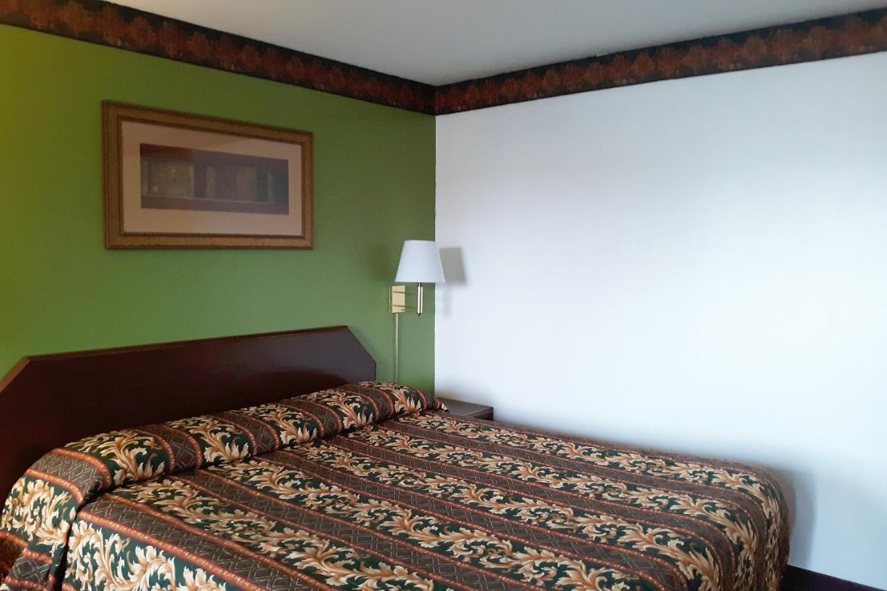 Oyo Hotel Kings At Clovis Εξωτερικό φωτογραφία