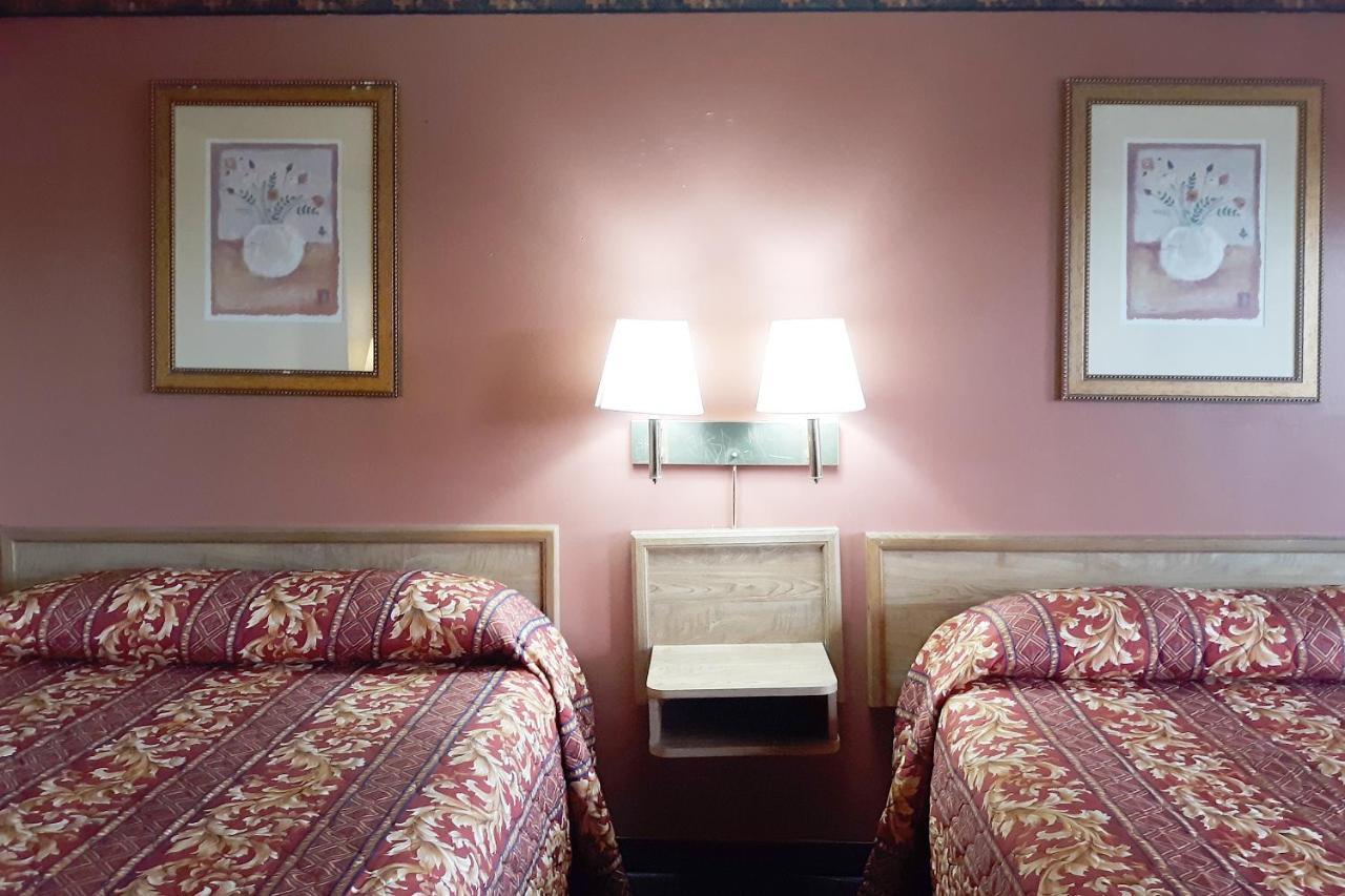 Oyo Hotel Kings At Clovis Εξωτερικό φωτογραφία